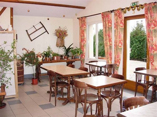De Courteilles Hotel Montreuil-lʼArgillé